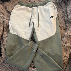 NIKE Joggers